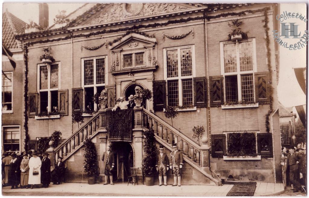 Opgelost! Stadhuis Vlaardingen (door: Wim de Koning Gans)